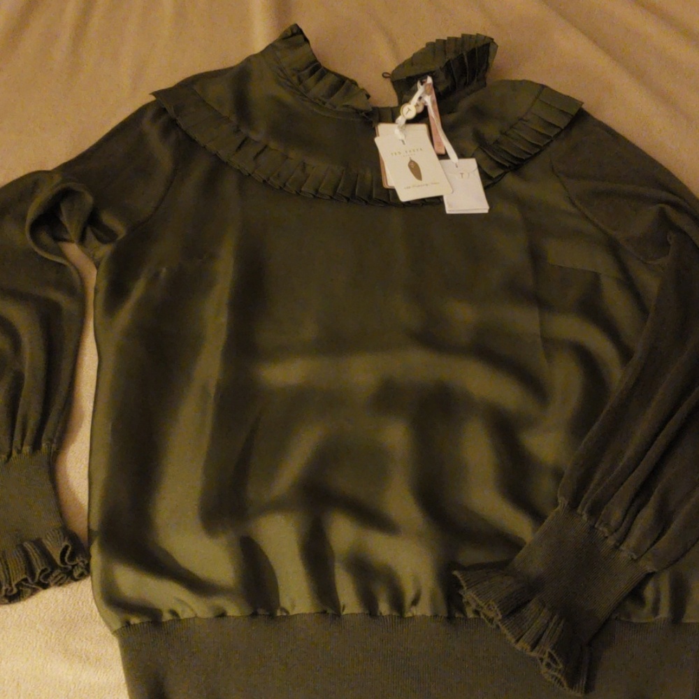 Brand New Ted Baker Top ( Green ) Never worn.